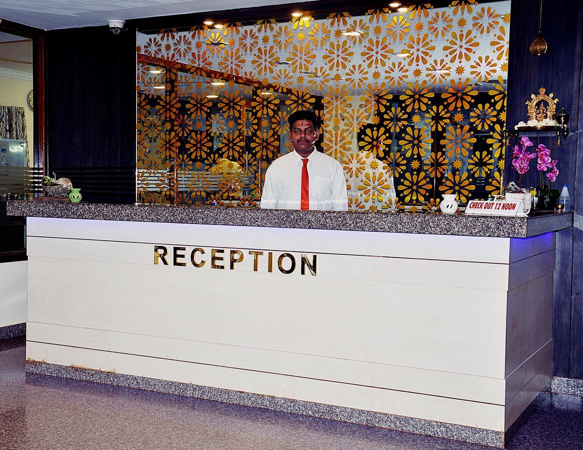 Hotel Mookambika Palace Kolluru Eksteriør bilde