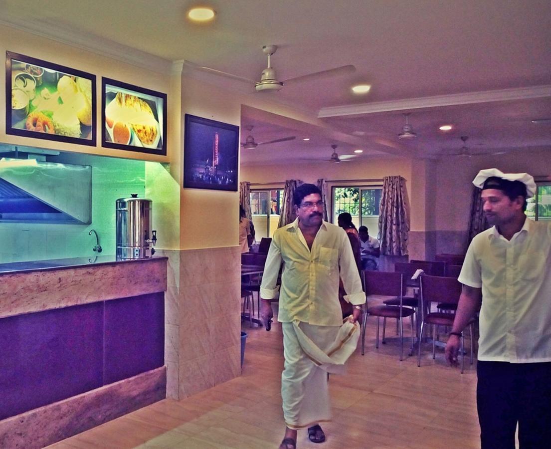 Hotel Mookambika Palace Kolluru Eksteriør bilde
