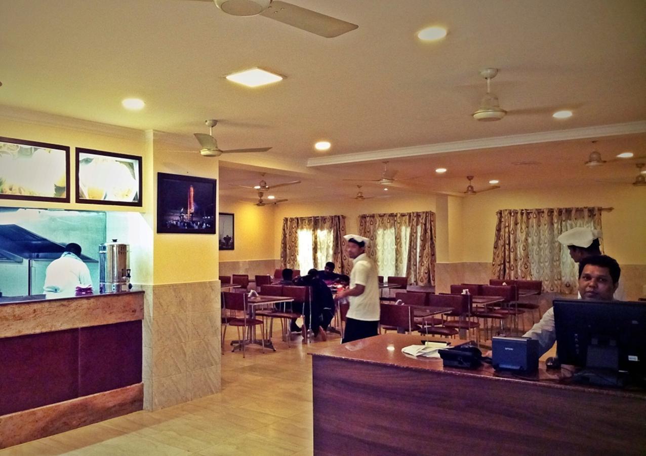 Hotel Mookambika Palace Kolluru Eksteriør bilde