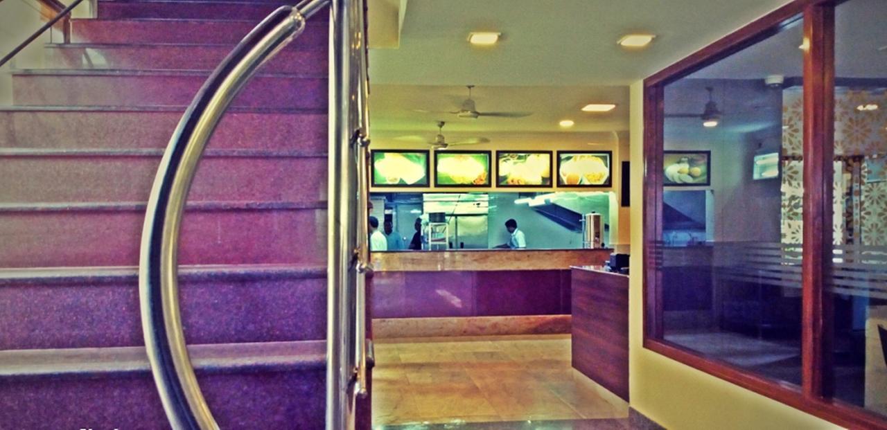 Hotel Mookambika Palace Kolluru Eksteriør bilde